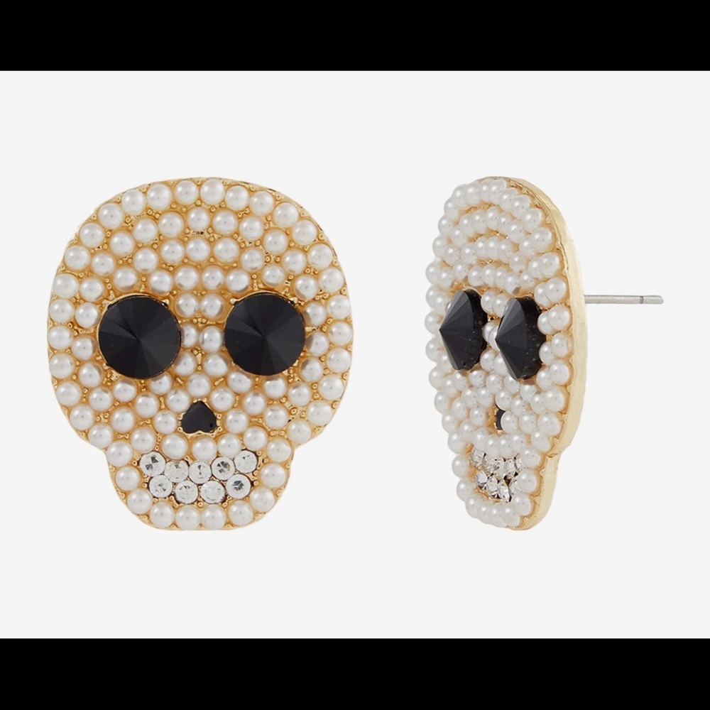 Front Row Pearl/Rhinestone Skull Earrings NWT
